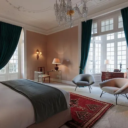 Dear Valmor Palace