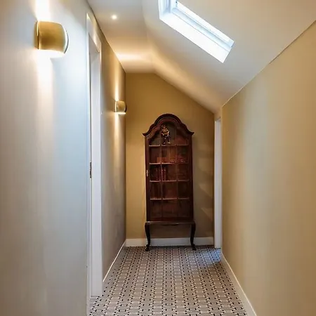 Dear Valmor Palace Лиссабон